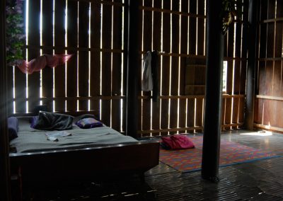 Intérieur d'une maison, province de Kratie.