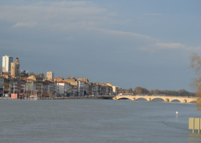Vue du Pont sud, le vieux pont qui vient d'être rénové